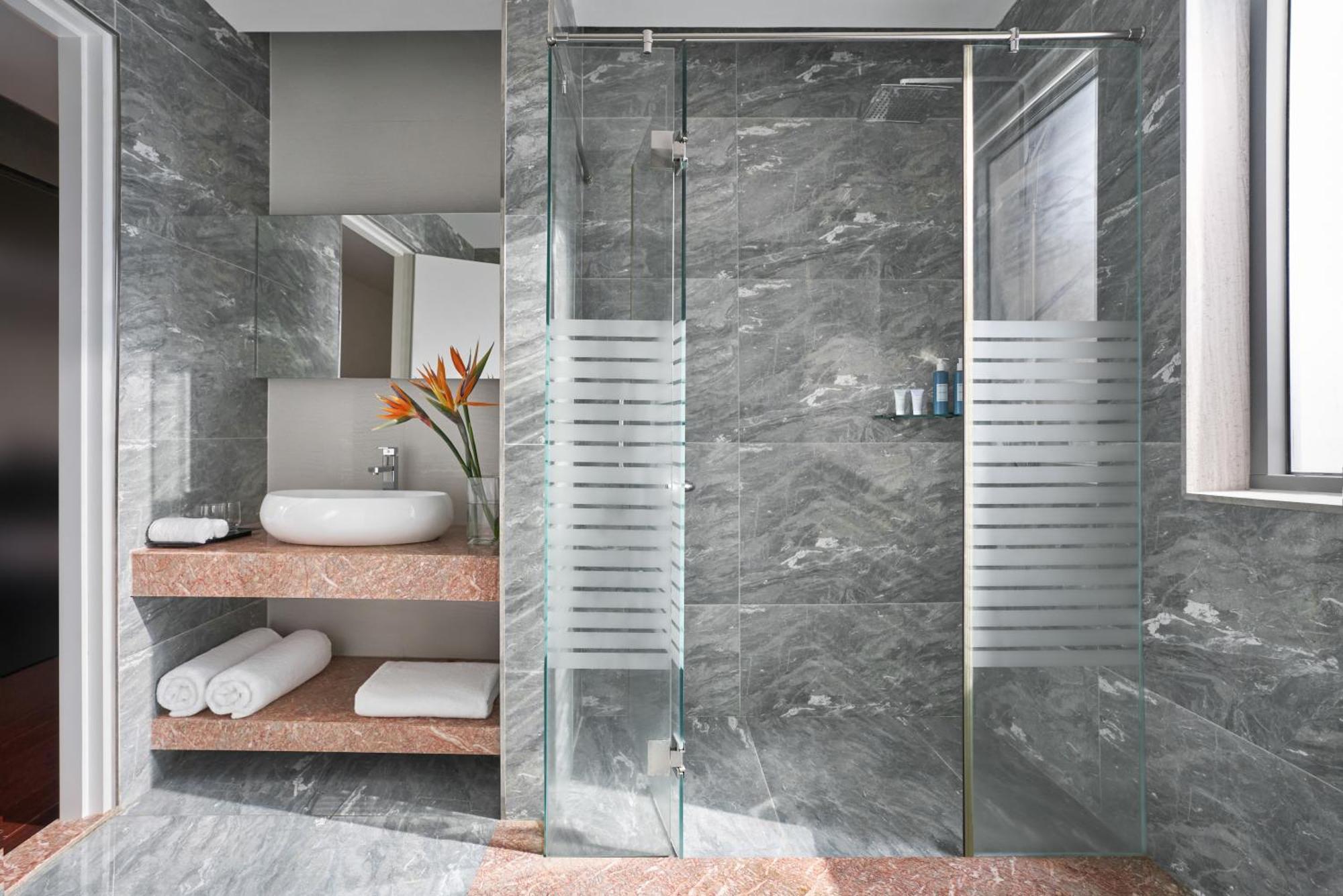 Oakwood & Saigon Khách sạn hẻo lánh 4*